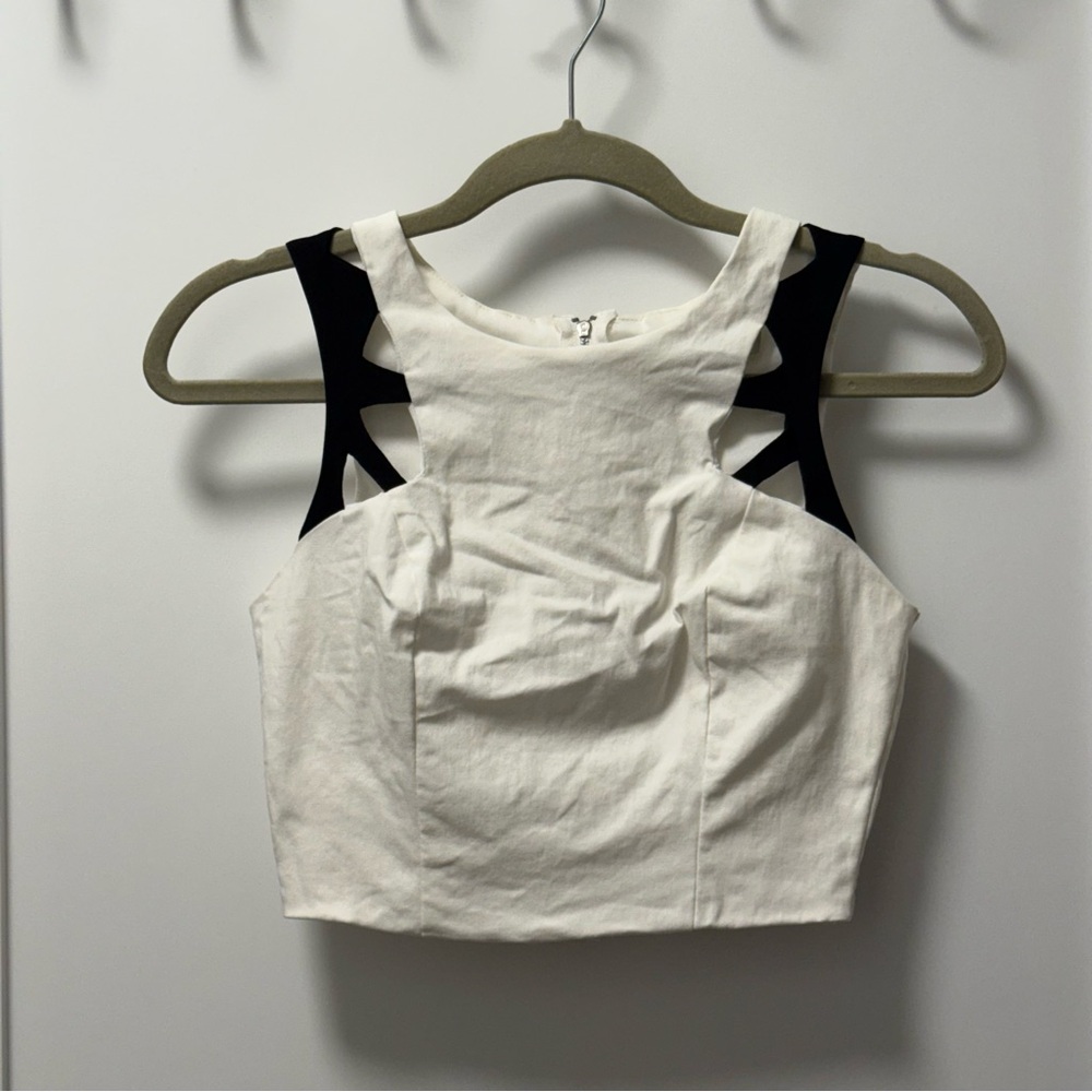 Cut-out tank - size S